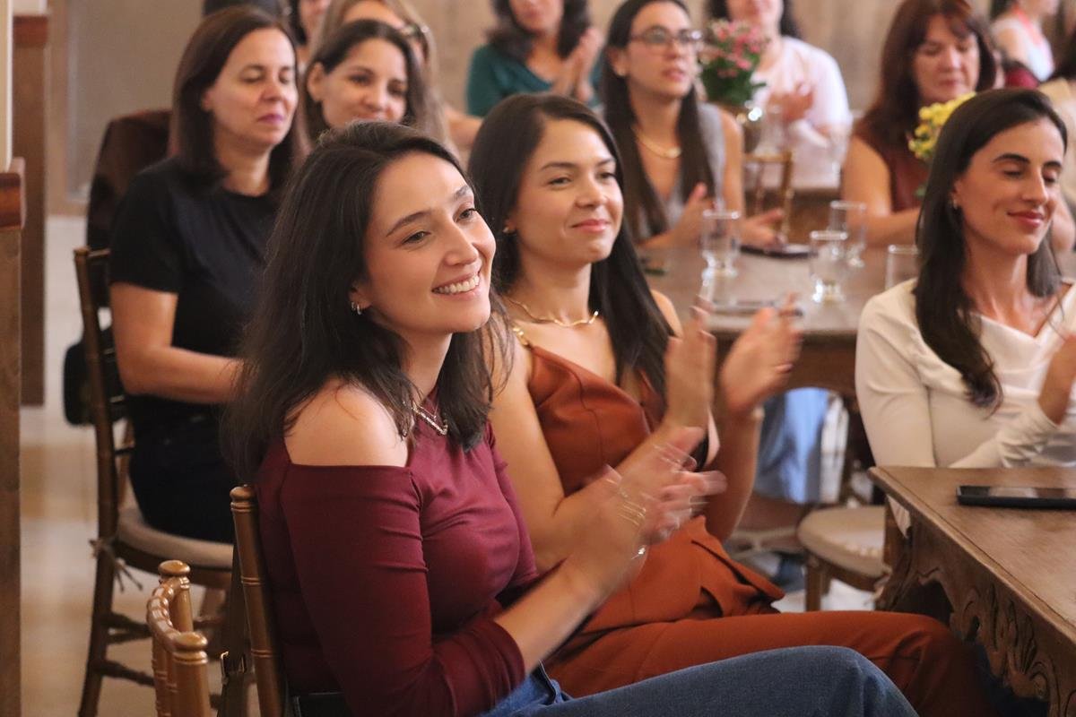 Palestra Camila Abadie Machado no Luara Buffet