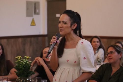 Camila-Abadie-Cafe-com-Mulheres-200